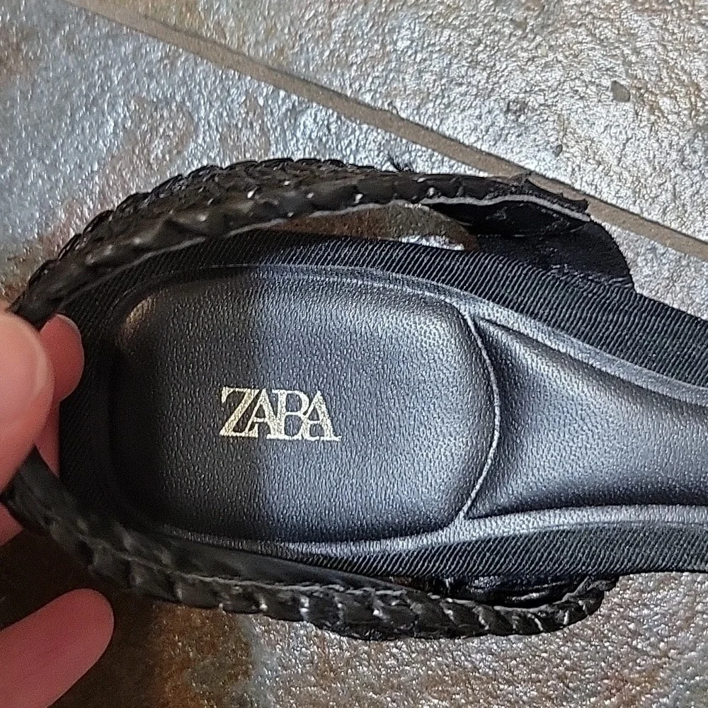 Zara Raffia Slingback Colorblock Flats in Black & Cream - EU Size 37 or US 6.5/7 - Picture 9 of 11